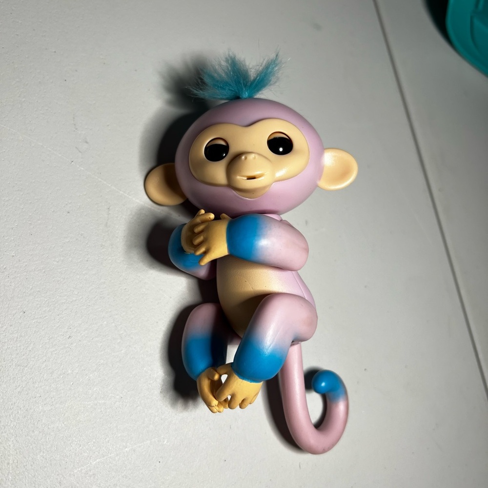 WowWee Fingerling Candi loose